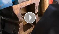 辰力公司鋼絲繩壓套機(jī)操作簡單，容易上手，看美女操作的多專業(yè)